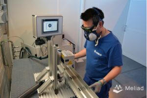 Décapage par laser des zones épargnées chez Airbus